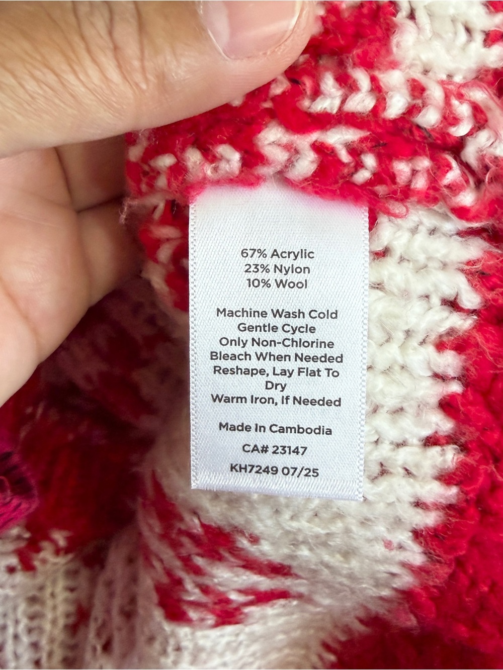 Talbots Women’s Wool Blend Crewneck Cardigan Sweater in Snowflake Fair Isle M - Picture 8 of 11